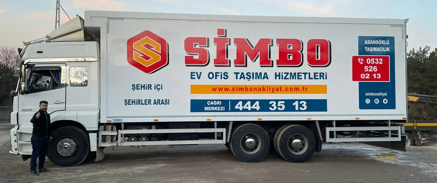 Simbo Nakliyat markalı taşıma aracı